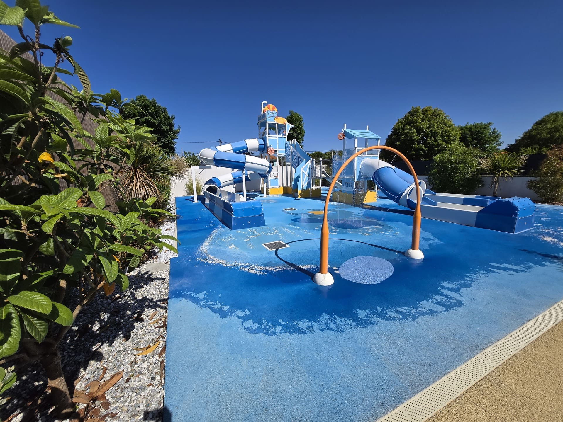 camping avec toboggans a saint palais sur mer