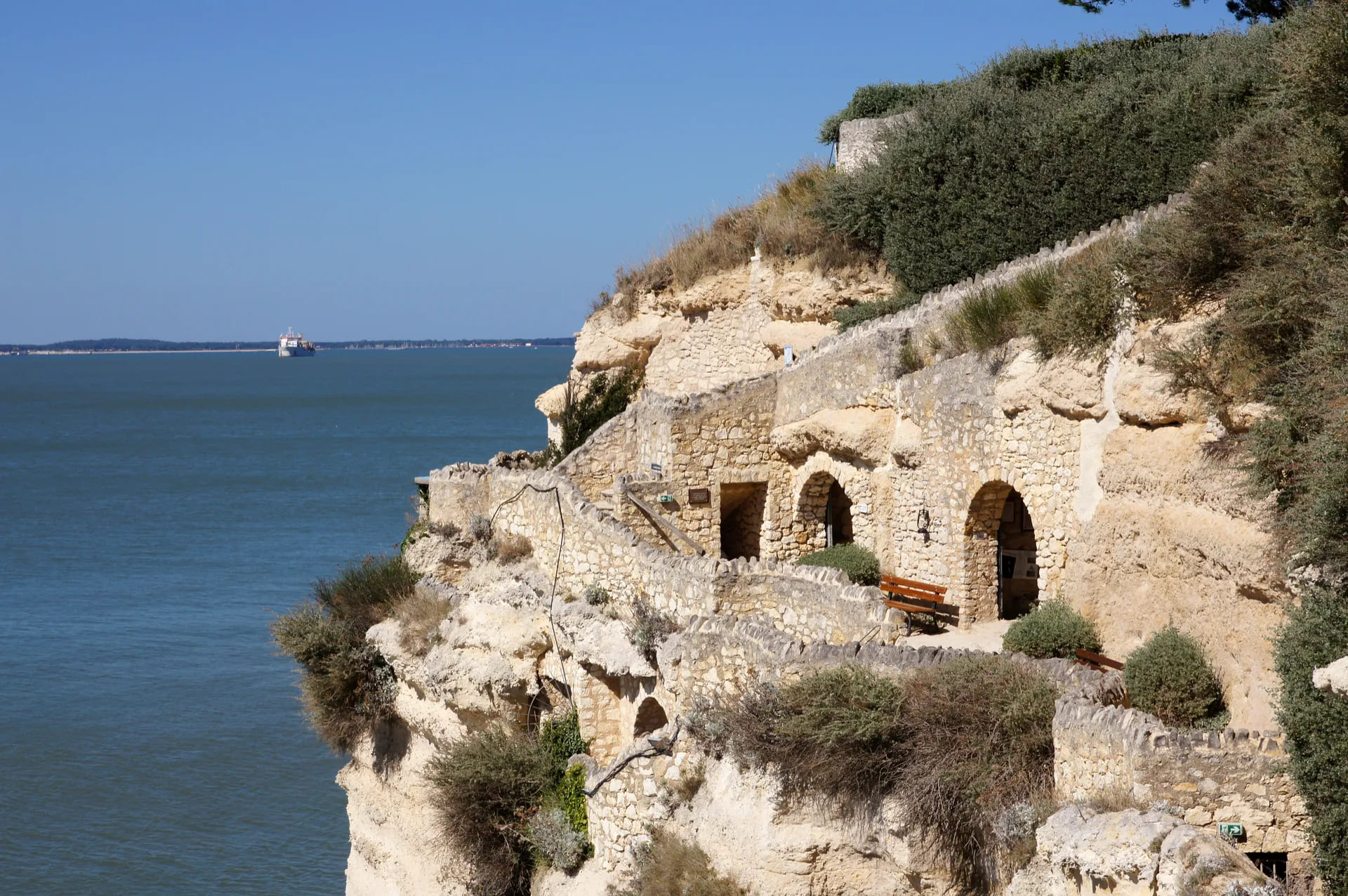 decouverte grottes matata vacances
